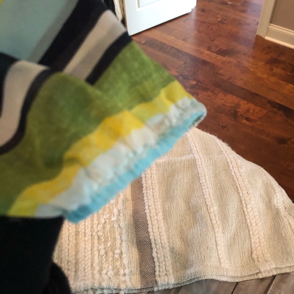 Cool color blouse - Picture 2 of 5